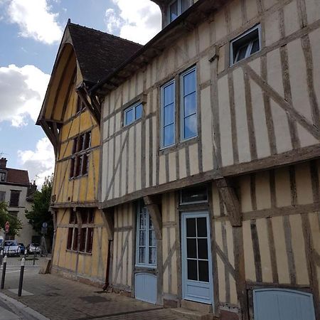 Maison Du Dauphin 1534 Troyes Exterior photo