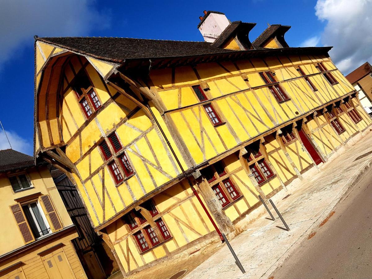 Maison Du Dauphin 1534 Troyes Exterior photo